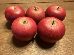 Apples Hand Carved Wooden Wood American Folk Art Farmhouse Red LOT 5 Approx. 3" - Picture 1 of 6