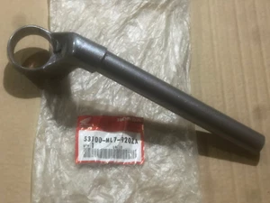 Honda VFR750F VFR750 FJ-FK 1988-89 OEM NOS Front Right Handlebar 53100-ML7-920ZA - Picture 1 of 11
