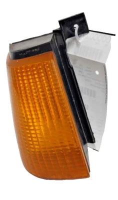 1985-90 Ford Escort RH Park Lamp-Turn Signal (fender End Mounted) - Image 1 of 4