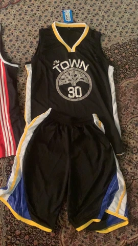 The Town Stephen Curry Warriors Jersey Set Size Men’s Large. Jersey And Shorts Cover