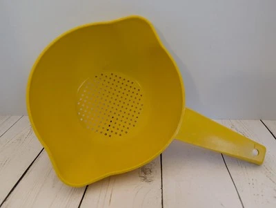 Vintage Tupperware Yellow Strainer Collander With Handle Small  - Image 1 of 4