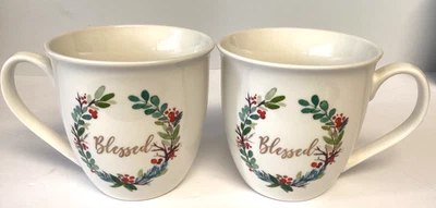 Juego de 2 tazas festivas de bayas de acebo y hojas verdes Blessed Holiday de 20 oz Foto 1 de 4