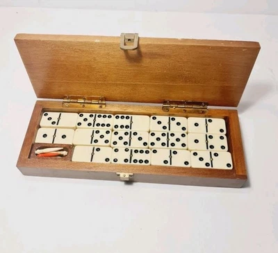 Vintage Hinged Wooden Cribbage Box & Pieces with White Bakelite Dominoes set 28 - Image 1 of 4