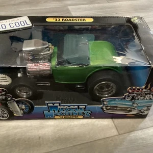 1932 Roadster Green w/ Black Top Preview Ed. new in box 1:18 scale Musc. Mach. - Picture 1 of 4