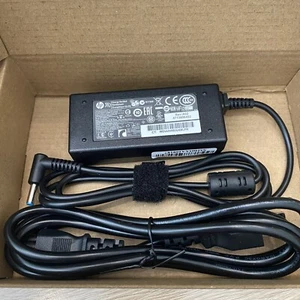 Genuine OEM 45W HP Blue tip AC Adapter Charger 740015-002 741727-001 19.5V 2.31A - Picture 1 of 5