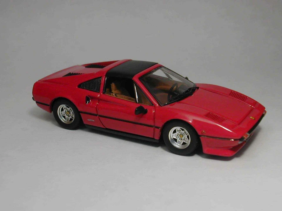 FERRARI 308 GTS 1977 RED 1:43 Model BEST MODELS - Immagine 1 di 1