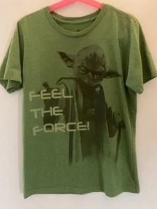 Star Wars Yoda Disney  "Feel The Force" Boys Tshirt Green M - Picture 1 of 4