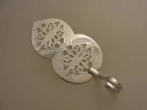 MUY BONITO LOTE DE POSTRE/PASTELERÍA PLATO PLATA PERFORADO K&M INGLATERRA *23 - Imagen 1 de 3