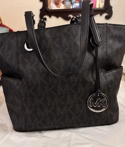 Michael Kors Tasche Jet Set Signature. täglicher Gebrauch und Reisen. Zustand ist A++ - Bild 1 von 10