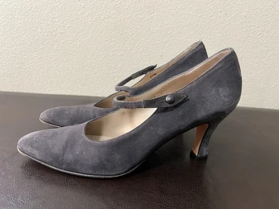 Zapatos de salón Salvatore Ferragamo de gamuza Mary Jane tacón ancho gris talla 7 estrechos Foto 1 de 4