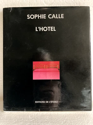 L'Hotel, SOPHIE CALLE, signed 1st printing 1984  (Broché) (French Edition) - Image 1 of 4