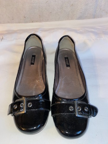 Scarpe basse Ecco taglia 40 9 9 5 US in morbida pelle nera da donna cinturino con fibbia come nuove