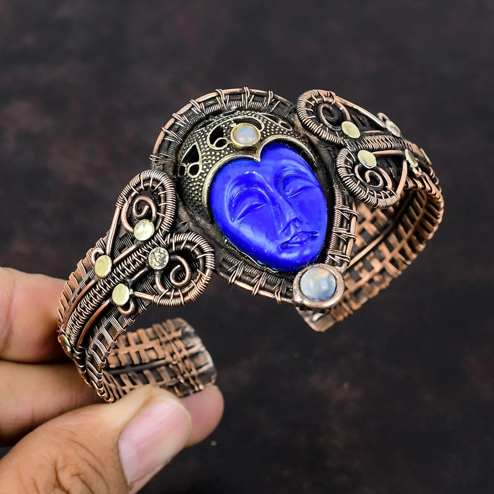 Presente para ela rosto esculpido azul fio embrulhado punho ajustável joias de cobre - Imagem 1 de 4