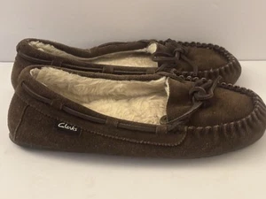 Clarks Women's Suede Nancy Slip On Lined Comfort Moccasin Slippers Brown Size 7 - Picture 1 of 11