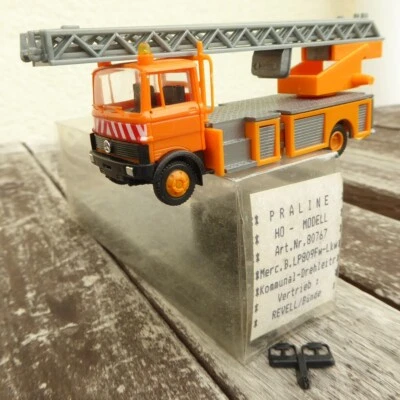 Praliné - Revell Mercedes Benz LP 809 Fw Vehículo Bomberos, neuwertig - Imagen 1 de 4
