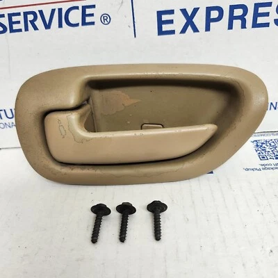 ✅96-00 Chrysler Sebring CONVERTIBLE Lado Izquierdo Interior Manija de Puerta OEM BEIGE Foto 1 de 4