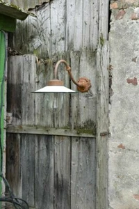 AnNo15 Antike Hoflampe/Gusseisen Stalllampe mit Emaille Schirm - Bild 1 von 12