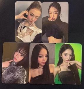 MEOVV 1st EP ALBUM "MY EYES OPEN VVIDE" WHOSFAN FANSIGN PHOTOCARD OFFICIAL - Picture 1 of 2