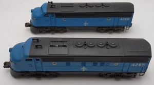 Lionel O Vintage Boston & Maine AA Diesel Locomotive Set #4265, 4268 - Personalizzato - Foto 1 di 4