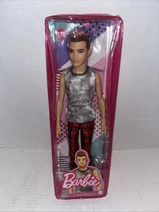 Bambola BARBIE Ken Fashionistas #176 per tutti 3+ NUOVA IN CONFEZIONE - Foto 1 di 2