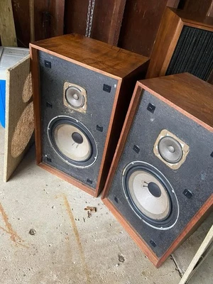 Harmon Kardon Inc Vintage Speakers That Are In Excellent Working Condition - Image 1 of 2