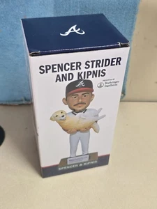 Strider-Kipnis Dog Braves Wackelkopf SGA 17.06.2025 In-Hand Neu im Karton (kostenloser Versand) - Bild 1 von 6