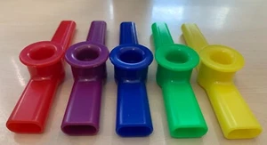 Kazoo *NEU* in Lila-Grün-Blau-Rot-Gelb - Bild 1 von 22