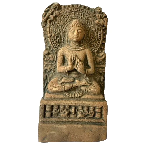 El monje dio su primer sermón del santuario budista de la India, India Varanasi. Foto 1 de 4