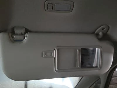 14 15 16 17 Rh2015 Kia Rondo Sunvisor Right W/o Sunroof Grey 85220A4070WK - Image 1 of 2