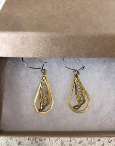 Estate Vintage gold filled filigree dainty dangle 1” Pierced Earrings - Picture 1 of 3