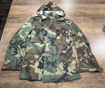 Casaco de campo camuflado exército dos EUA floresta clima frio médio regular com capuz Parka - Imagem 1 de 4