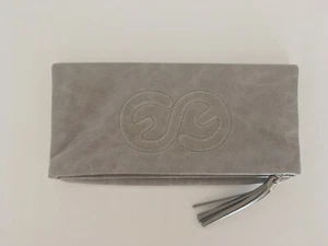ESCADA Sport Clutch Leder Hellgrau 26 x 14 cm gefaltet Tasche Troddel - Bild 1 von 7