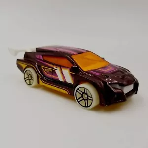 Hot Wheels 2016 Loop Coupe 8/10 HW Glow White Wheels #53 Maroon Loose Usato Brilla - Foto 1 di 9