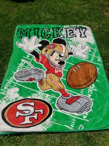 Disney Mickey Mouse 2012 San Francisco 49ers Large Blanket 72x57 Cover