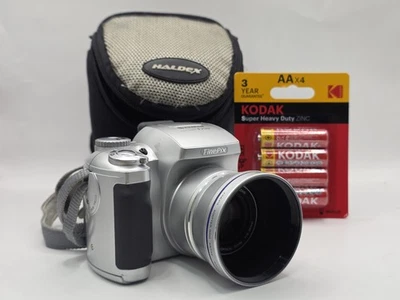 Fuji Finepix S3500 Digital Camera - FULLY TESTED AND WORKING NO ISSUES BUNDLE - Image 1 of 4