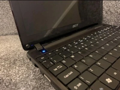 ACER ASPIRE ONE 722 spares or repair - Image 1 of 4