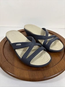 Crocs Patricia Damen-Slipper Keilabsatz wasserdicht marineblau & elfenbeinfarben Größe 7 - Bild 1 von 8