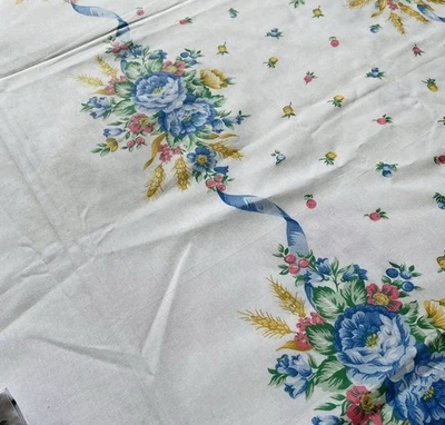 Vtg Tablecloth Polycotyon Damart Retro cottage Farmhouse floral 69x54 In Vgc - Image 1 of 4