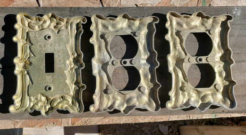 Lote de 3 cubiertas de interruptor de salida vintage placas metálicas decorativas Foto 1 de 2