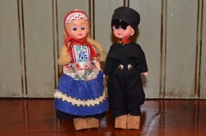 Vintage blinzelndes niederländisches Mädchen und Junge Set Kunststoffpuppe Niederlande Holzclogs 7 Zoll - Bild 1 von 9