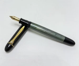 Antigua pluma estilográfica Pelikan 140 | Pluma M 14ct | Verde/Negro Escudo #Para - Imagen 1 de 7