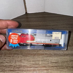 Bachmann N Scale F7-A Diesel Locomotive Santa Fe # 215 - w/ Non Matching Box - Picture 1 of 12