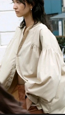 Massimo Dutti Mujer Bronceado Gran Tamaño Abotonable Minimalista Utilidad Seda Carrera Nuevo con Etiquetas Foto 1 de 4