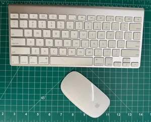 Apple A1314/A1296 Kabellose Tastatur und Magic Mouse Kabellose Kombination - Bild 1 von 9