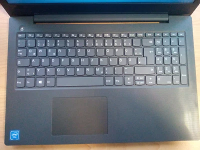 Lenovo V130-15IGM Notebook Laptop Celeron N4000 4GB RAM 256GB SSD Windows 11 - Bild 1 von 4