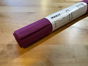 IKEA Marit Table Runner 35x130cm 14x51" Berry NWT 80% Cotton 20% Polyester - Picture 1 of 7