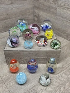 Glaskunst Briefbeschwerer mundgeblasen Vintage & Modern Mix bunt/wirbel 15 Stück - Bild 1 von 24