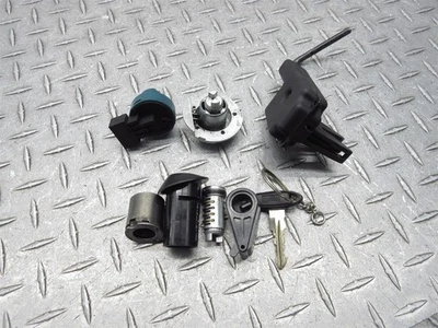 Juego de bloqueo de interruptor de encendido Aprilia Sport City 125 2009 09-12 conjunto con llave Foto 1 de 4