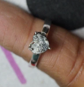 Anello con diamante grezzo a forma di cuore grigio naturale da 5,20 mm,... - Foto 1 di 7