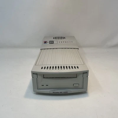 HP micronet  DAT16000 4mm External SCSI Tape drive with data dock- no power cord - Image 1 of 4